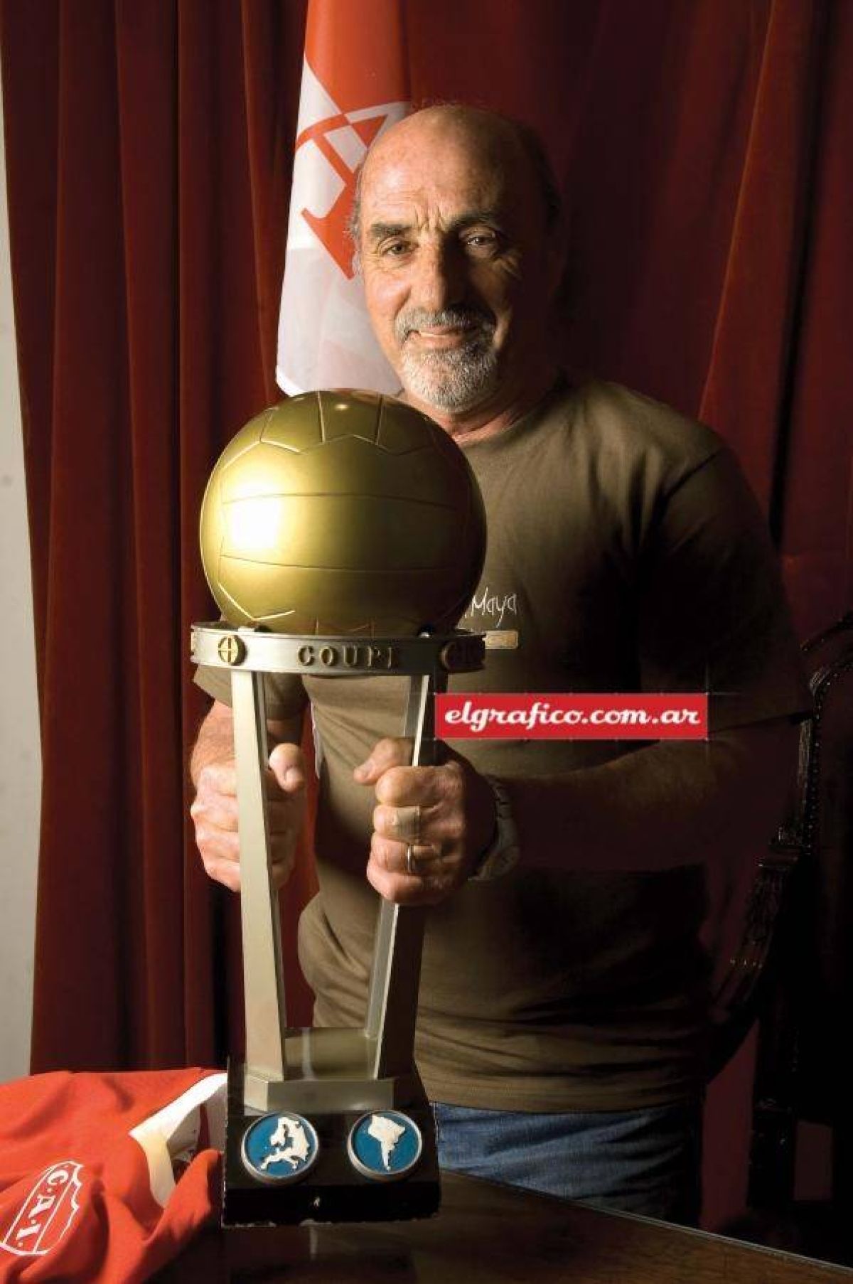 Pavoni: "Es un orgullo muy grande ir a las Peñas y rodearse de gente de #Independiente"...