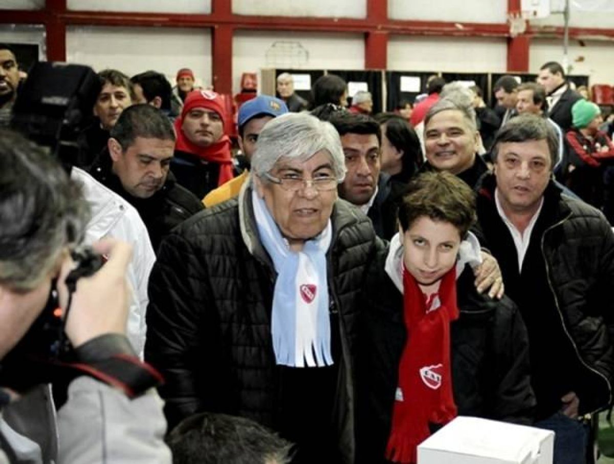 "POLÍTICA ROJA") "#AGRUPACIÓN #INDEPENDIENTE". CAMBIOS EN SUS REPRESENTANTES DE SOCIOS.-