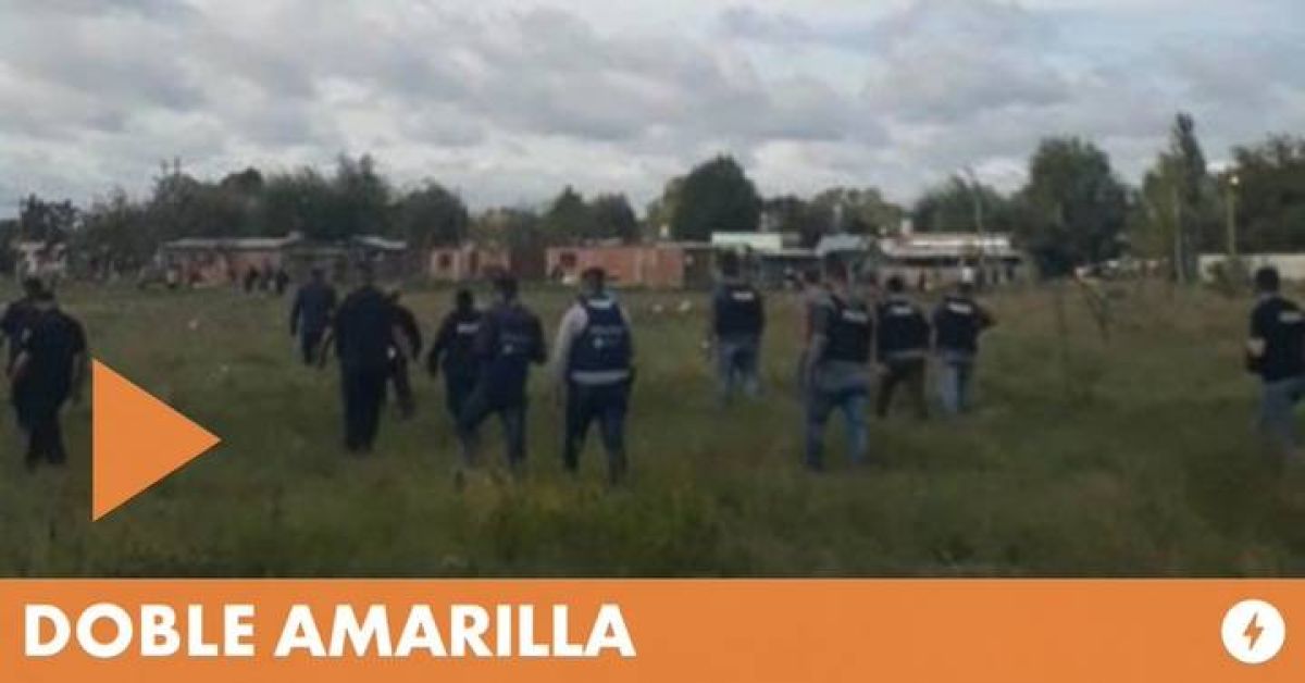 "DOBLE AMARILLA" - LA PLATA) Evitaron una toma de tierras en un predio de #Independiente.