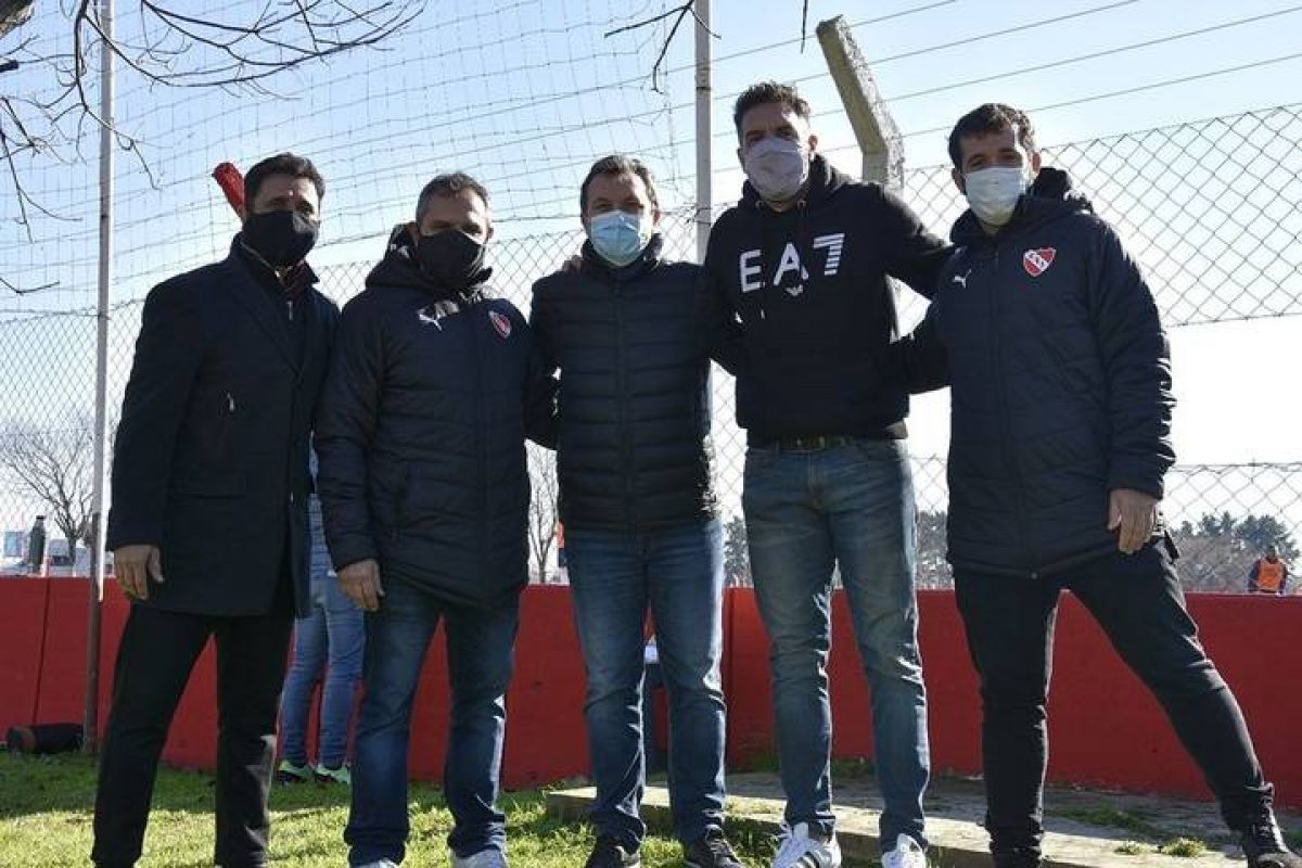 @Independiente Durante el partido de #Reserva recibimos al Coordinador de Selecciones Juveniles.-