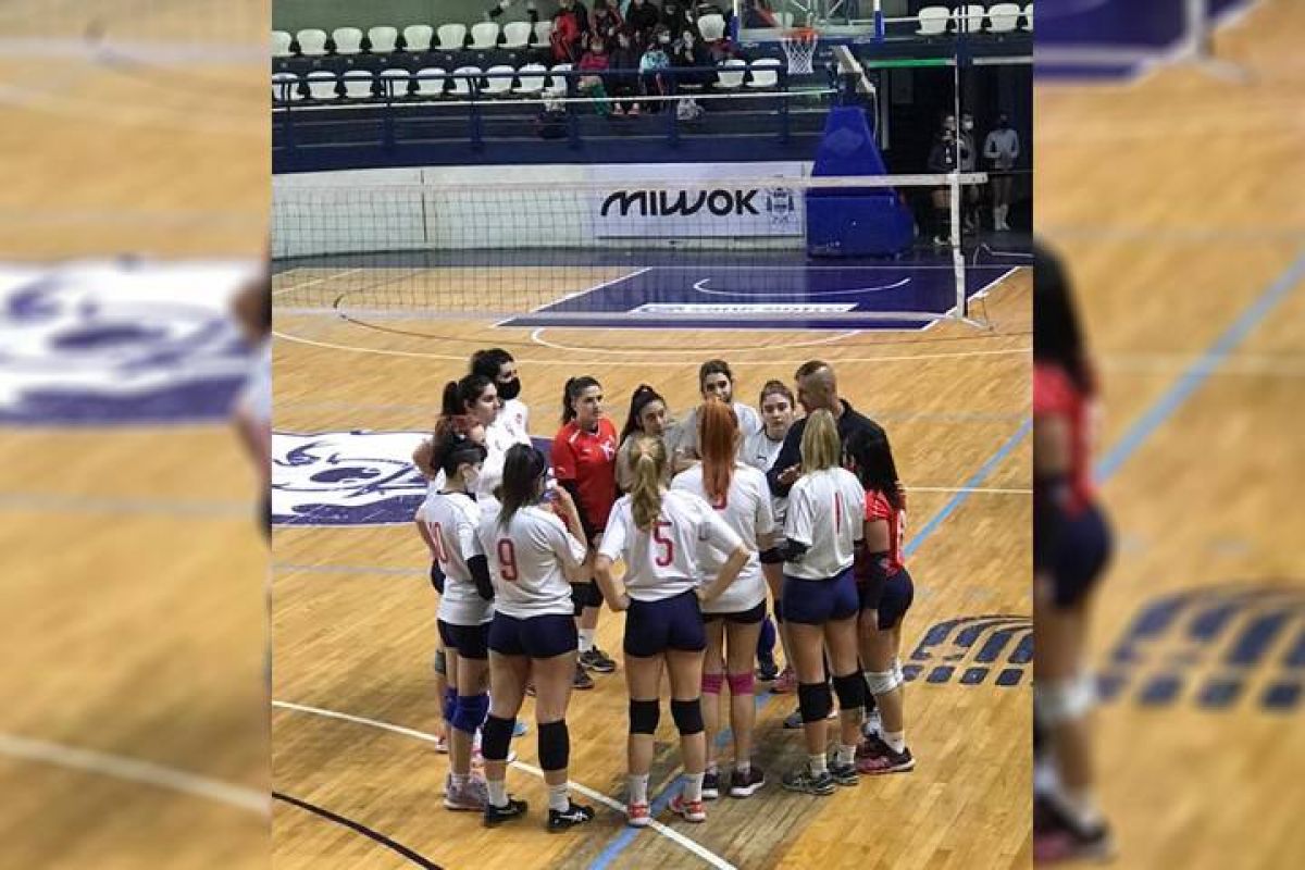 #Independiente alcanzó los cuartos de final en el Torneo Abierto Sub 19 de la Liga de Vóley Platense.
