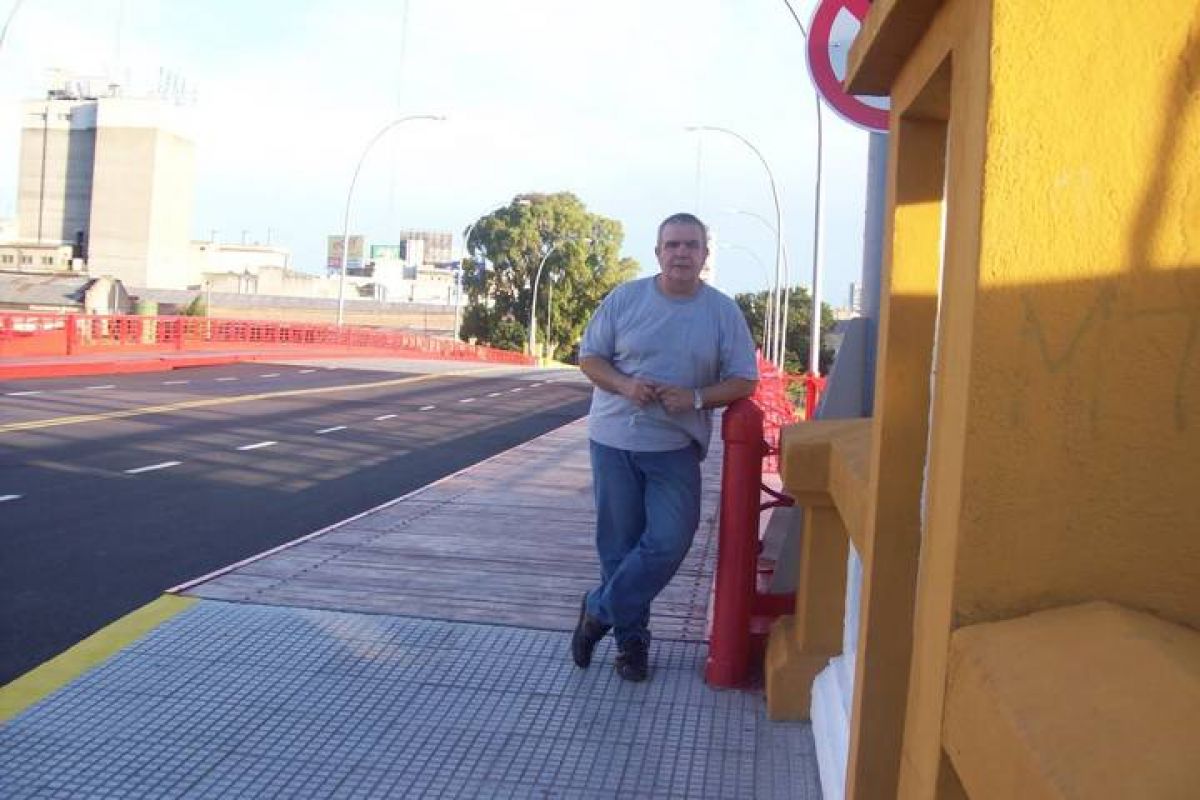 2010. En el cumpleaños de #Avellaneda... Gran Campeón) El Puente, de las ilusiones, de las alegrías, de las tristezas... Por: Daniel Galoto.-