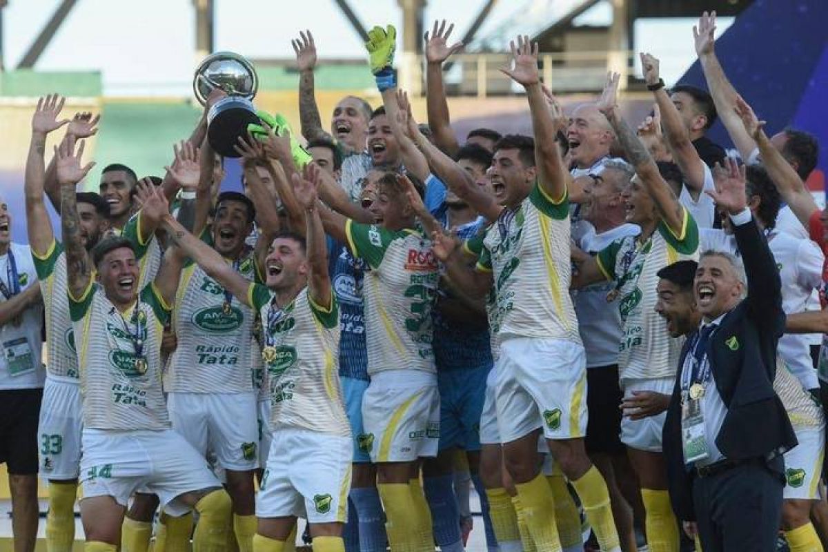 "ORGULLO ROJO") Gritaron campeón. (DEFENSA Y JUSTICIA).