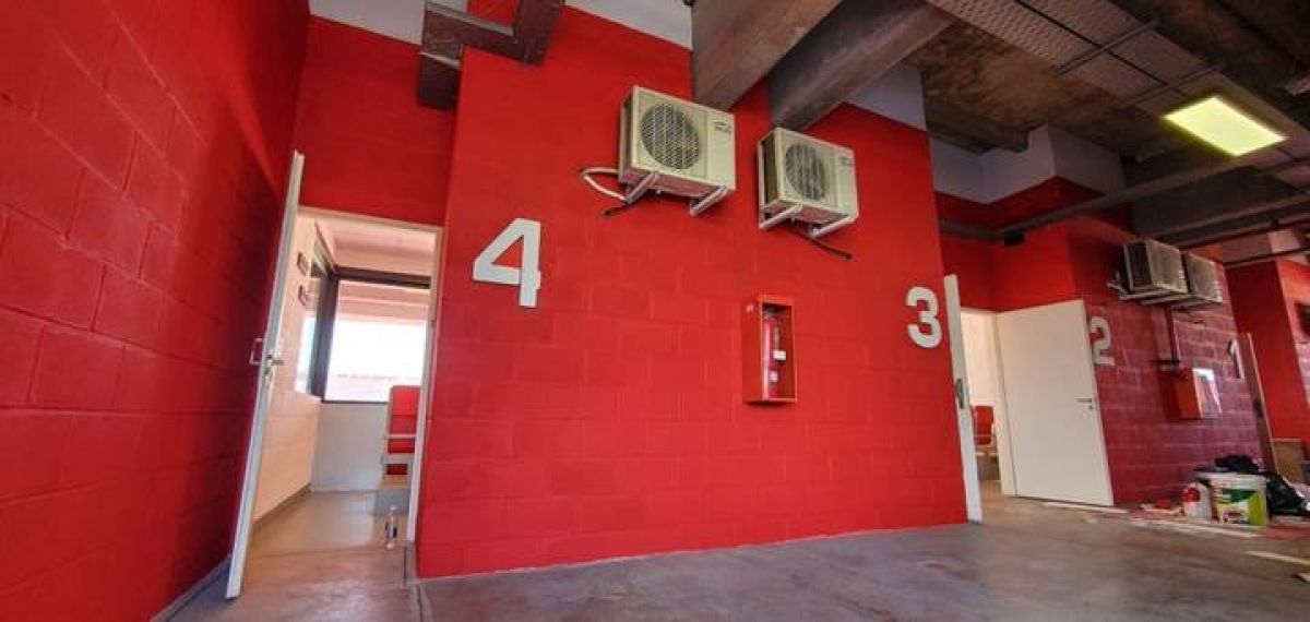 @Estadio_LDA Se están realizando tareas de pintura en los Palcos Norte.