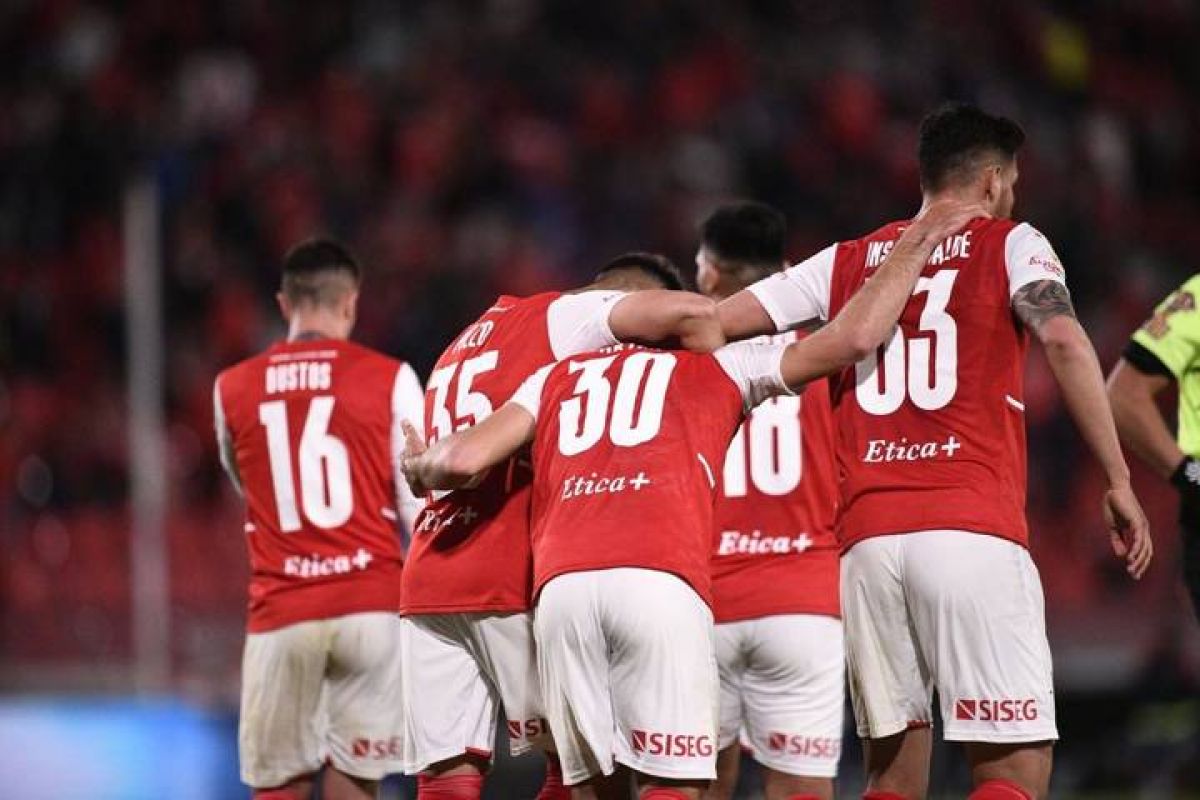 "DIARIO POPULAR") Independiente volvió al triunfo ante Unión.