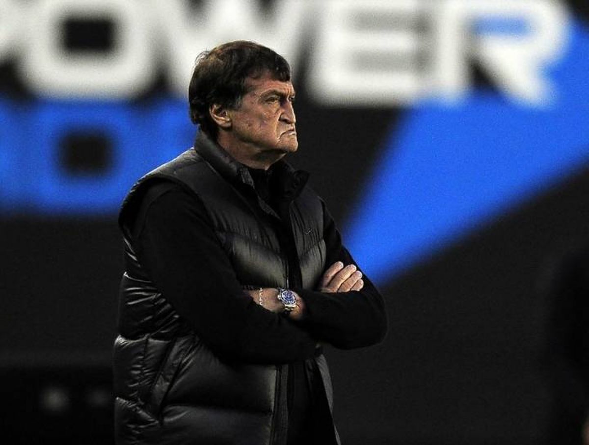 @nelsonlafit El contrato de Julio Falcioni en #Independiente será hasta diciembre de 2021.