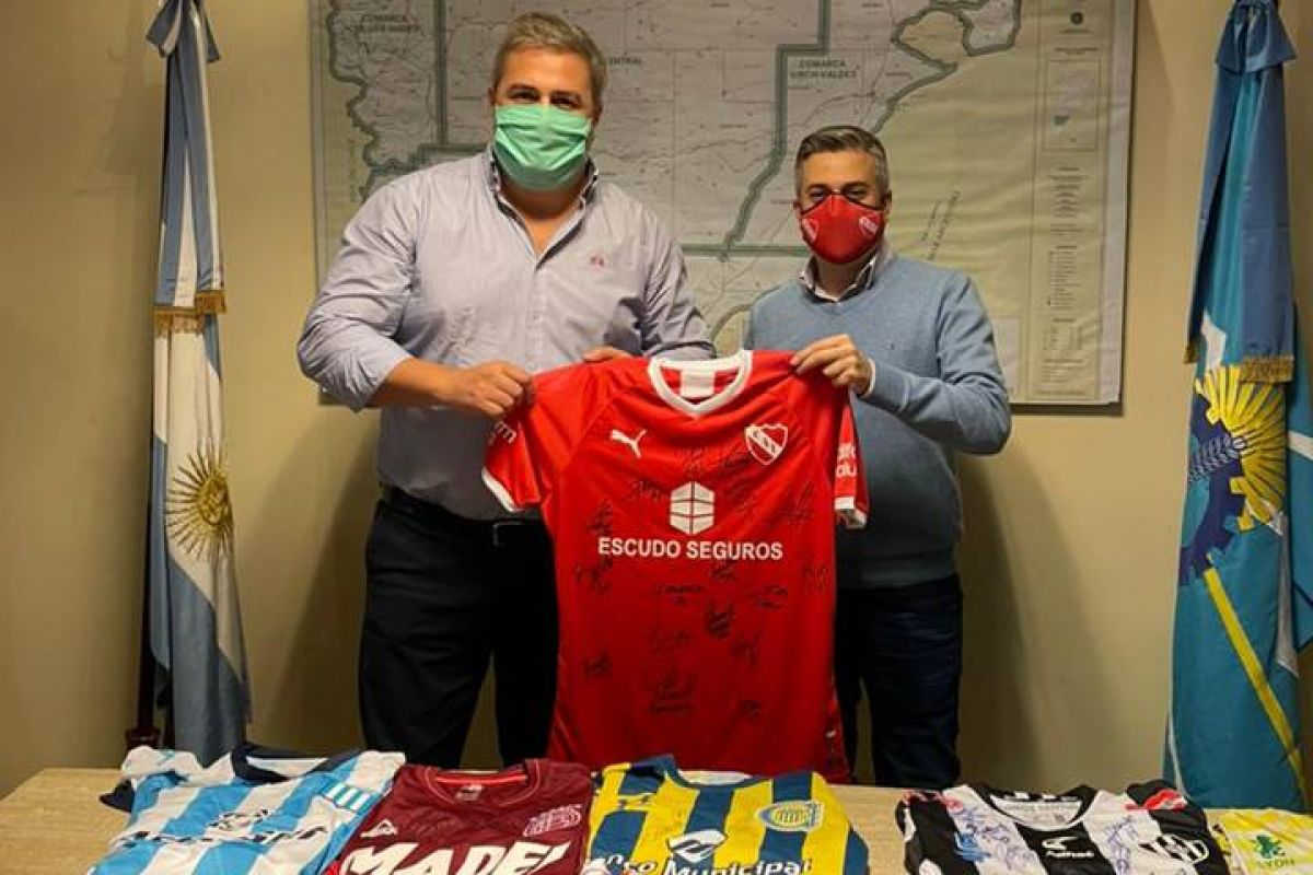 ENCUENTRO DE CLUBES EN SOLIDARIDAD CON LAGO PUELO.