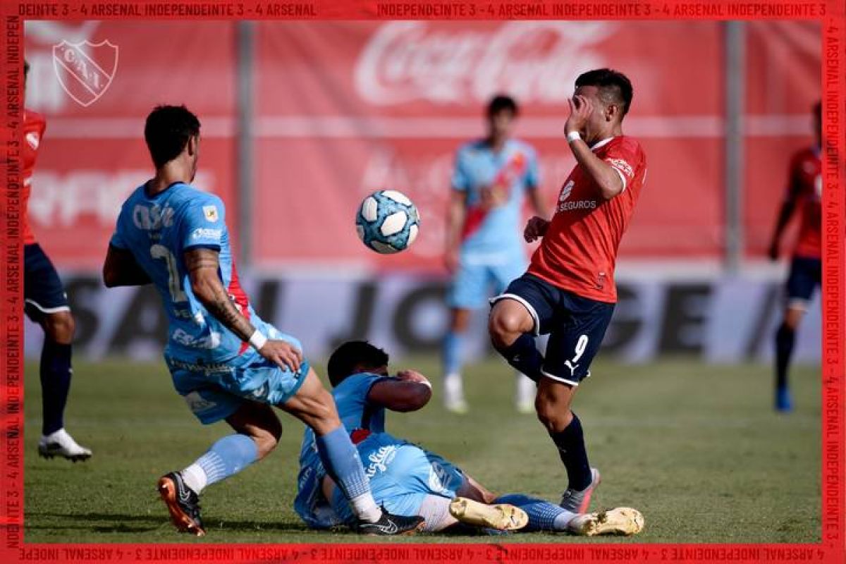 DERROTA SOBRE EL FINAL. El Rojo lo empató tres veces pero se le escapó el partido sobre la hora en el Libertadores de América. Fue caída 4 a 3 contra Arsenal de Sarandí.