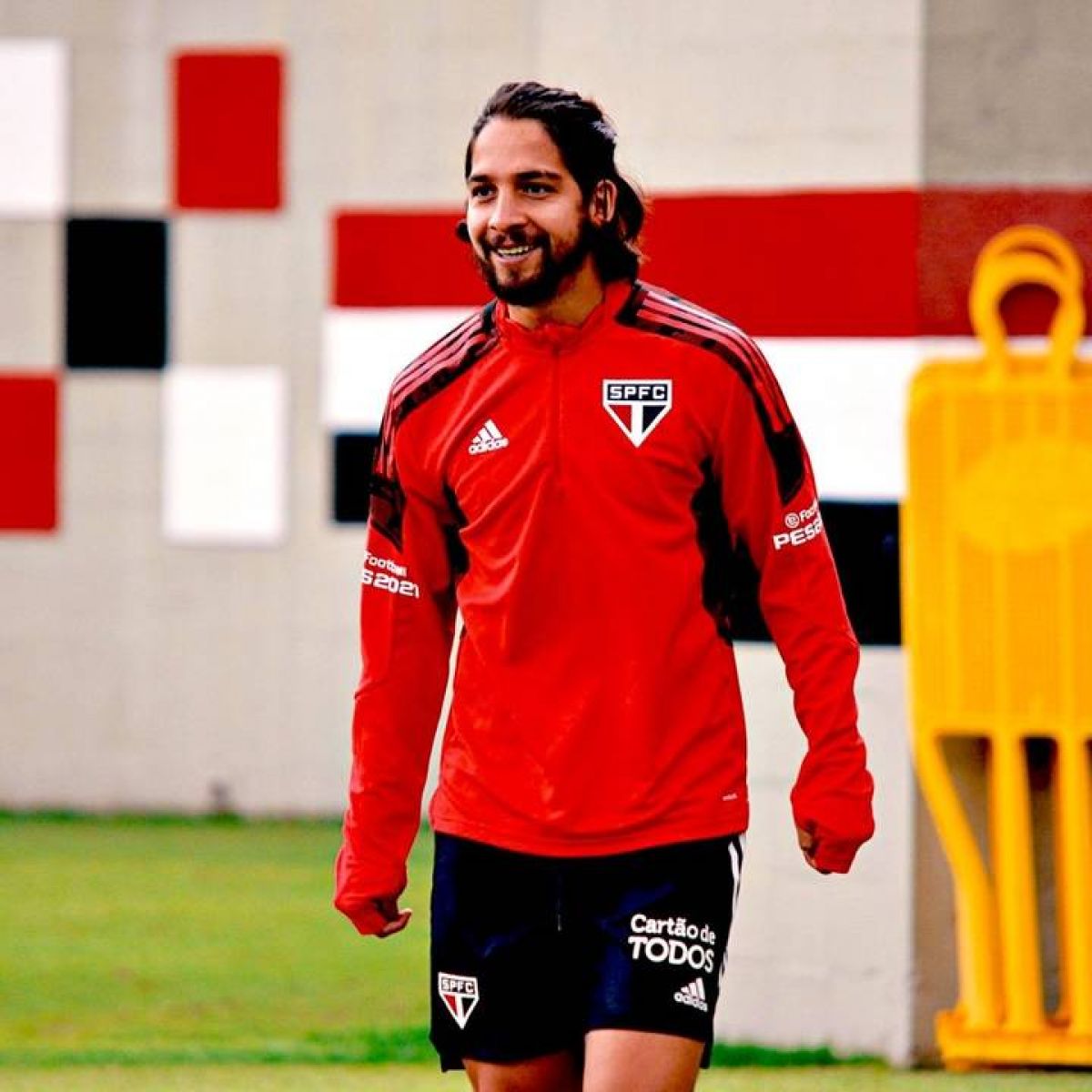 Avellaneda_Real @avellaneda_real El ex #Independiente Martín Benítez, está en la mira del #Santos para 2022.