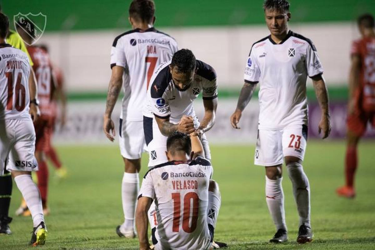 @Independiente) Velasco. Levantarse y jugar, Joya. Siempre .