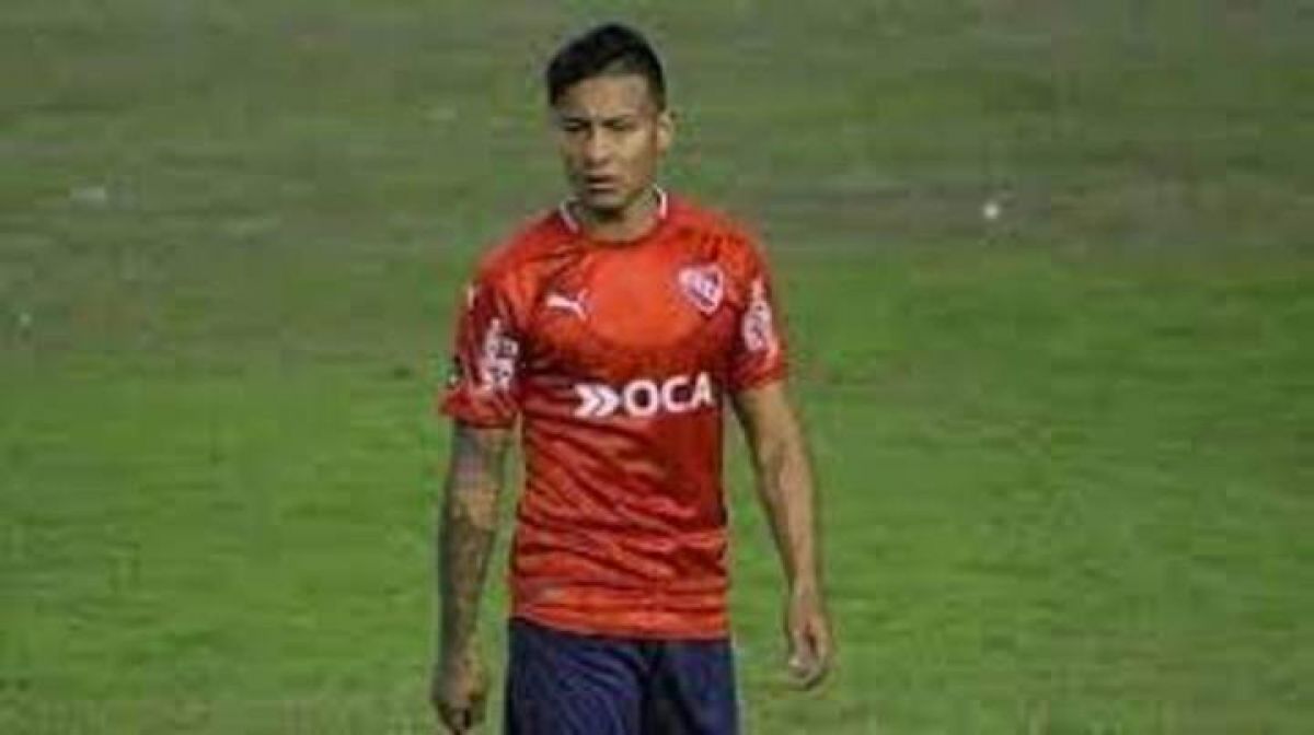 Domingo Blanco sale suspendido e Insaurralde retoma la zaga. "DIARIO POPULAR".-