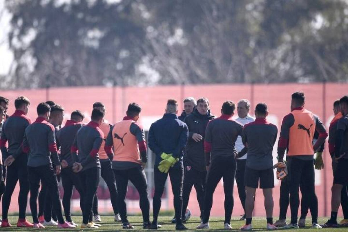 "PÁGINA 12") Liga Profesional: Independiente y Colón juegan por la punta.