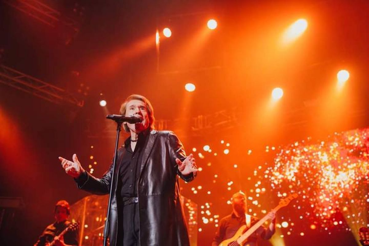 DANIEL GALOTO, PRESENTA... "#RAPHAEL INFINITO": PREMIADO EN #ANDALUCÍA, "#ODEÓN" Y "ALEGRÍA DE VIVIR, ETER", #ESPAÑA. ¡IMPERDIBLE! . / EL INSUPERABLE @RAPHAELartista ...