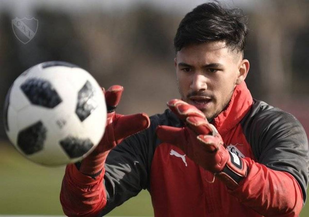 @gastonedul Hay dos casos más de COVID en @Independiente .