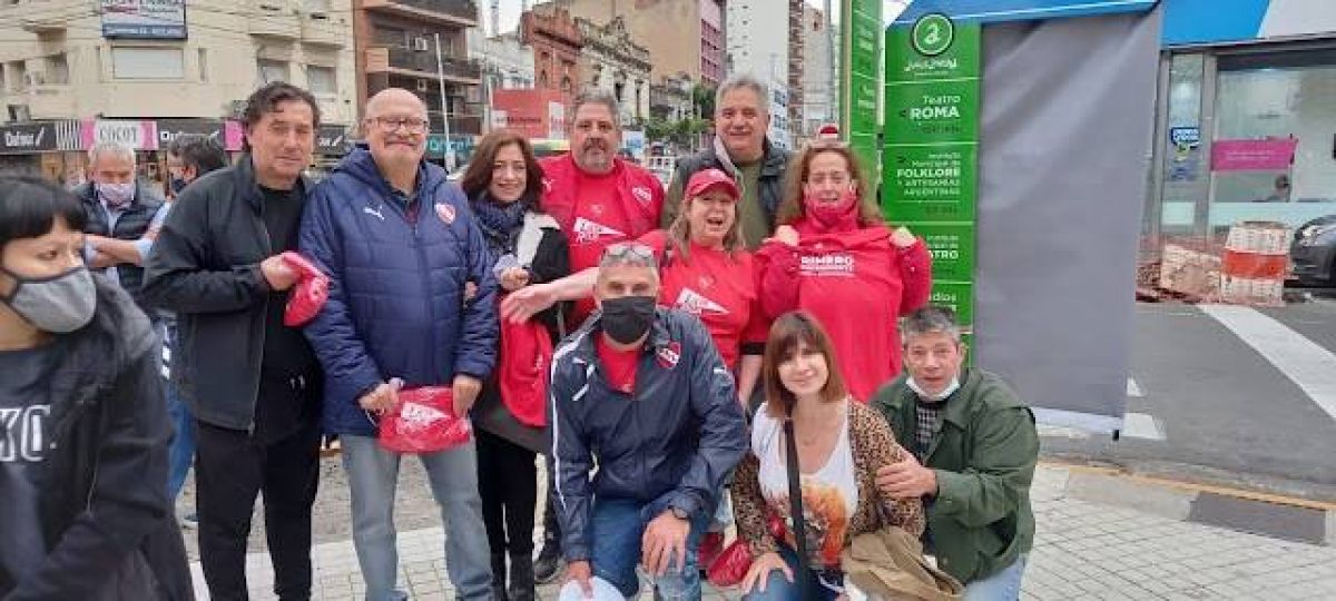 "GRAN CAMPEÓN") Daniel Ferro: "Hubo uno que intentó agredirme con un cabezazo, no me pegó por suerte. Pretenden quedarse con la Lista Roja de esta manera, son inútiles".