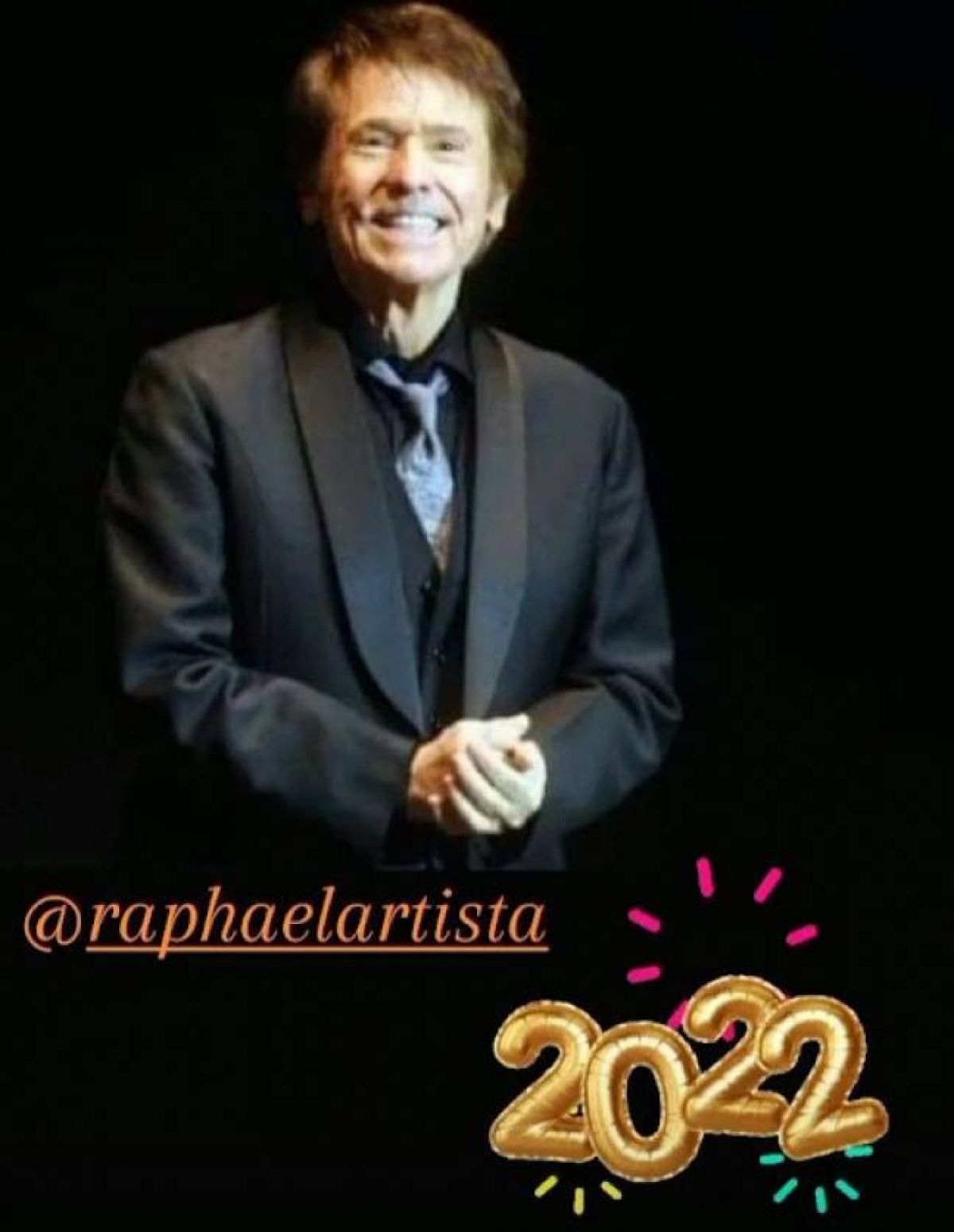 #Uruguay Raphaelista @Uruguayraph · Amig@s de @Gama1490 @44millones @INDEPENDIENTEgc que tengan un feliz año nuevo gracias por tener siempre presente en sus programas de #RaphaelInfinito a nuestro @RAPHAELartista - Abrazos .
