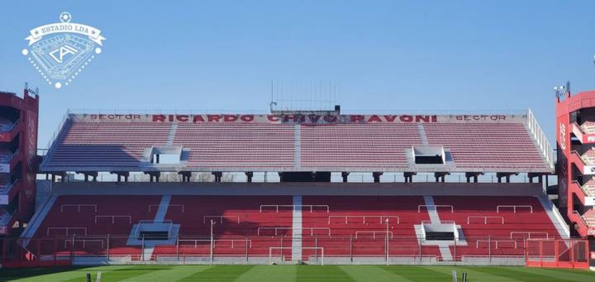 Estadio LDA @Estadio_LDA ¡La nueva pantalla Led muy cerca de finalizar su instalación en la Tribuna Pavoni!