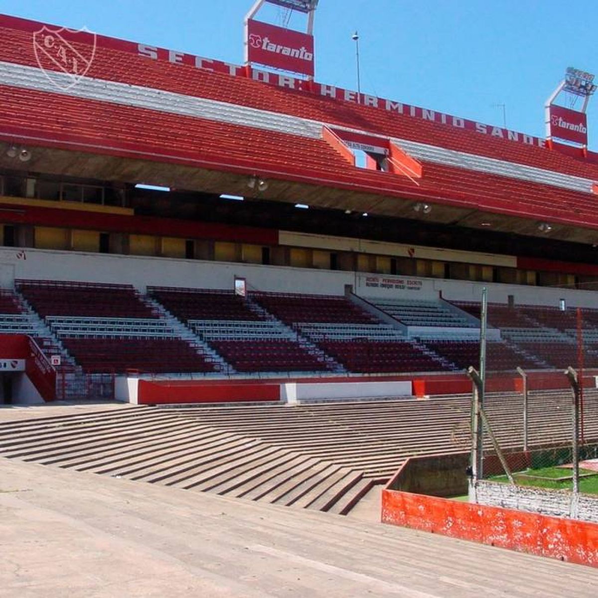 @Independiente #UnDíaComoHoy, hace 93 años, se inauguraba la Visera, el primer estadio de cemento de Sudamérica.