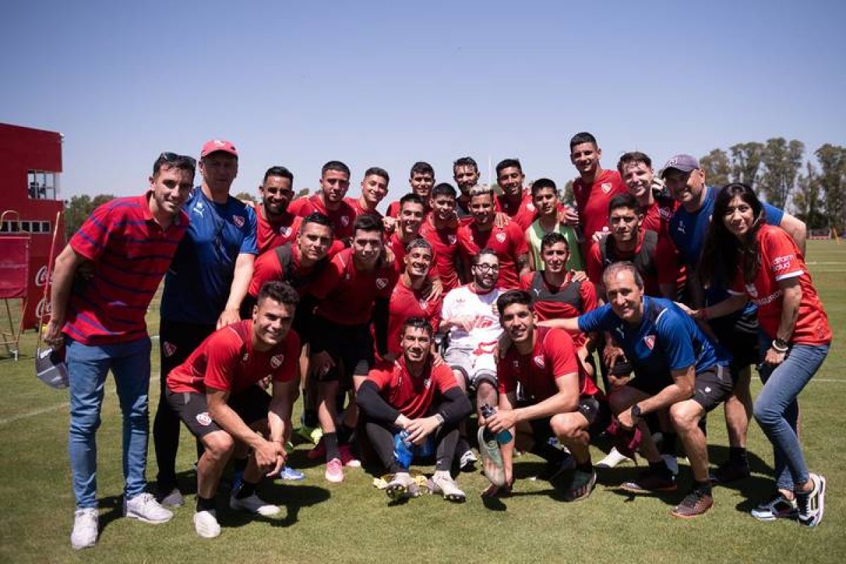 C. A. Independiente @Independiente Anibal Jozsa es socio y fanático de #Independiente.