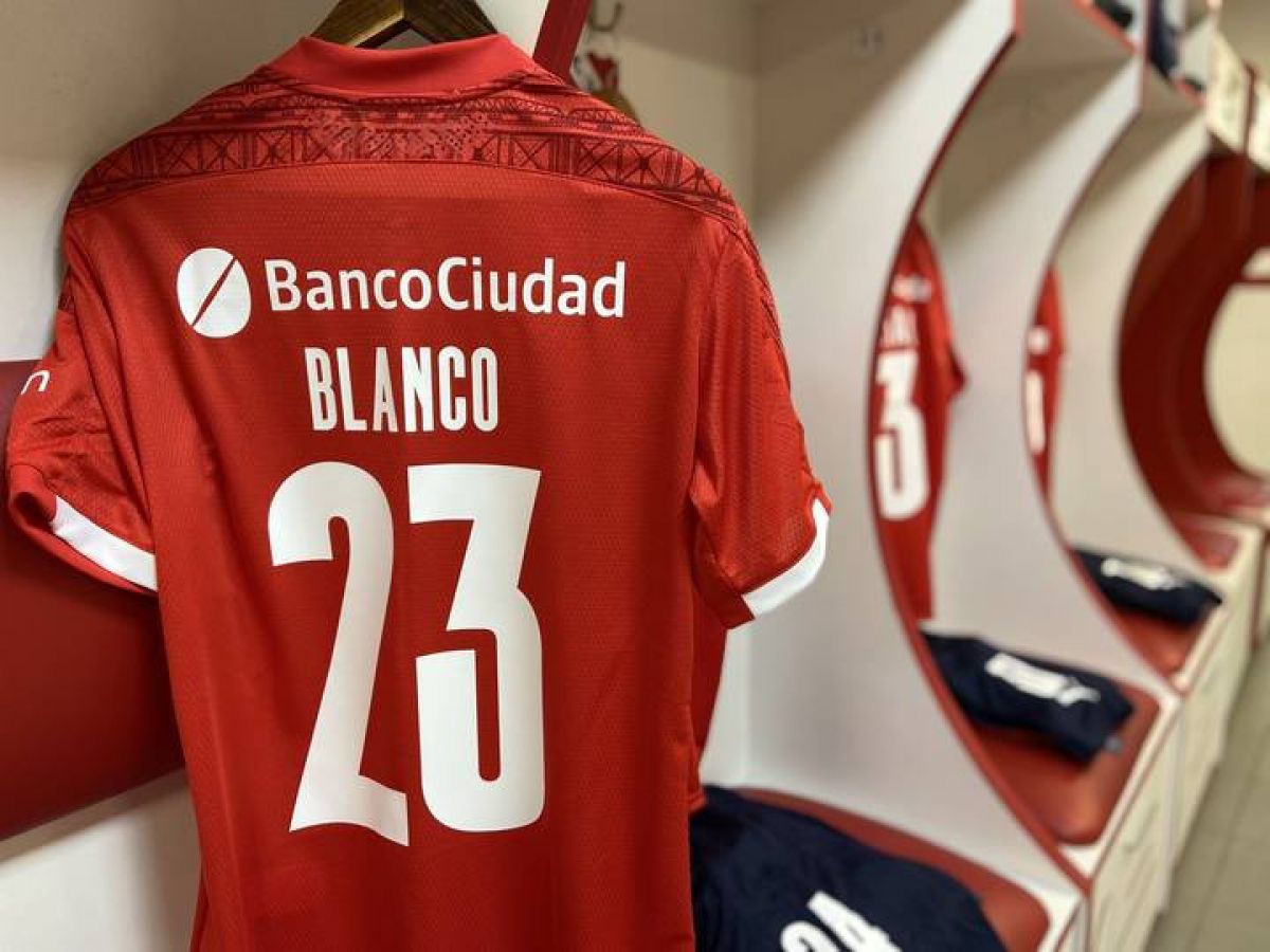 C. A. Independiente @Independiente. CON LA CAMISETA ROJA...