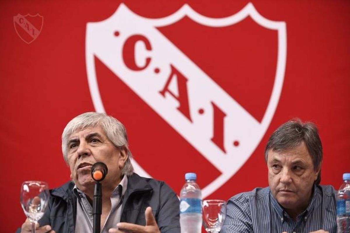 @nelsonlafit. Hugo Moyano en AM 990: "Cuando digo que me voy a presentar se empiezan a borrar todos. Cuando digo que estoy en duda, empiezan a aparecer los revolucionarios de vuelta".
