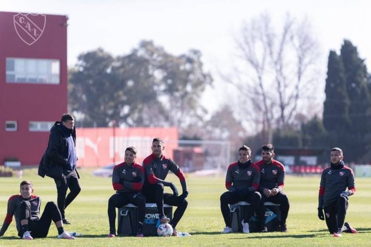 "GRAN CAMPEÓN") Entrenamiento en Villa Dominico.