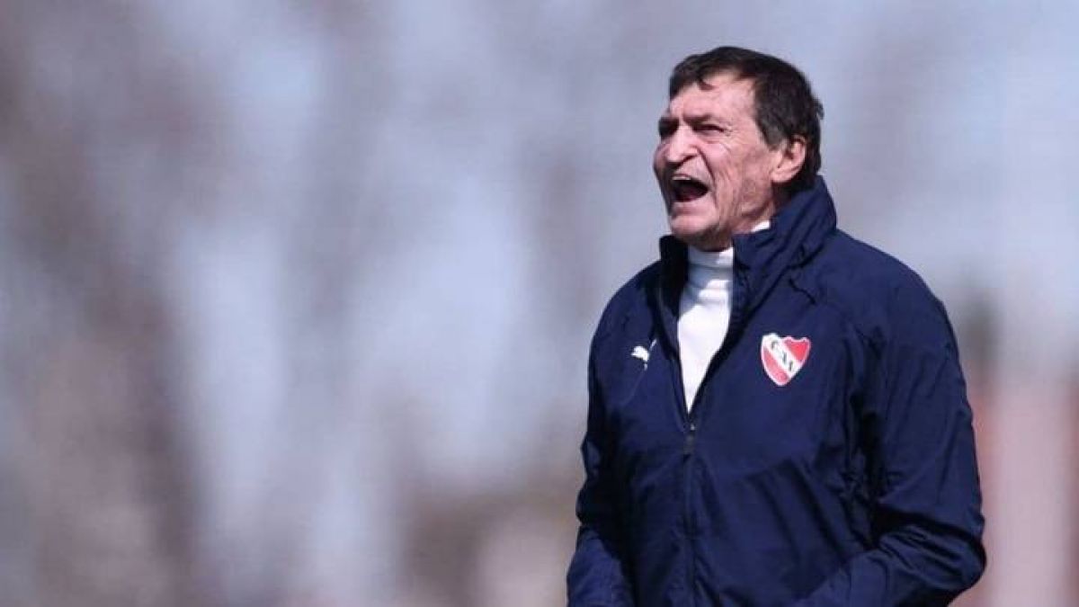 "TYC SPORTS") #Falcioni sorprendió en #Independiente con el reemplazo de Andrés Roa.