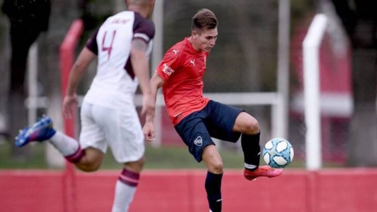 @Mati_Martinez Al menos 7 chicos arrancarían la pretemporada con Primera para ser evaluados por Falcioni.