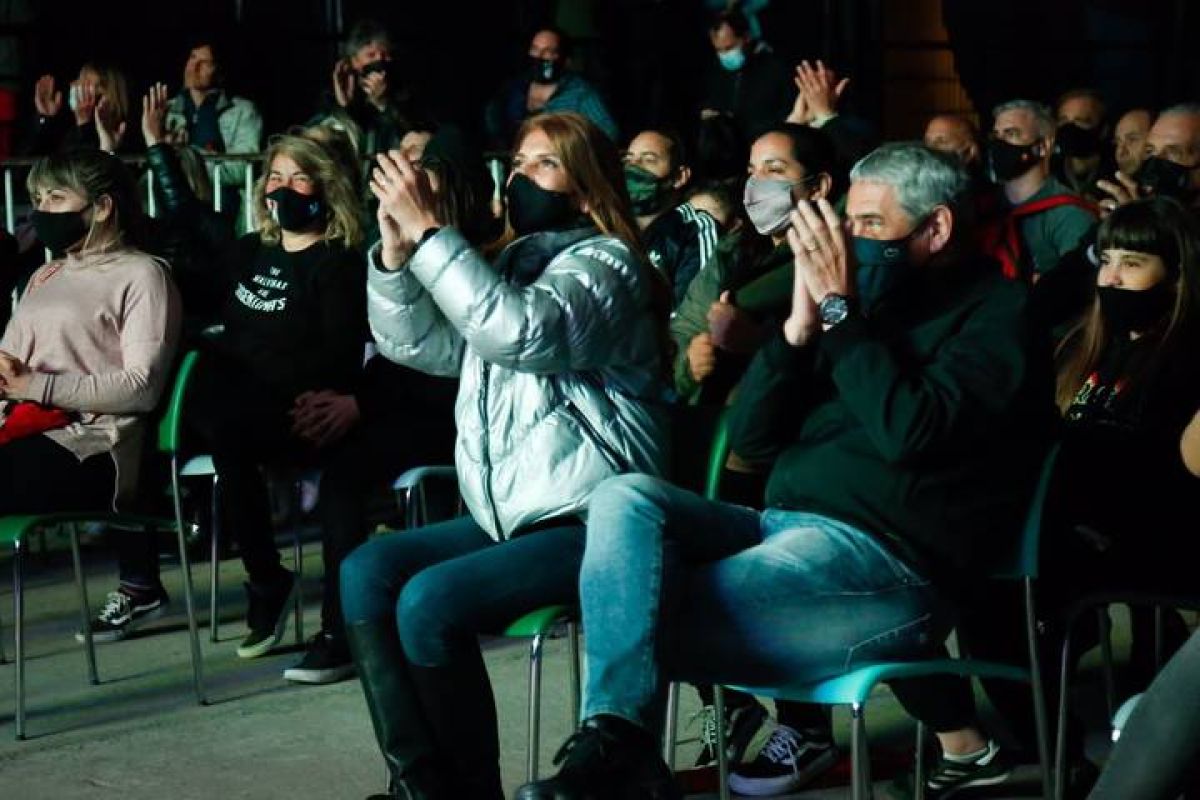 "#AVELLANEDA") @magdysierra La @manchaderolando celebró sus 30 años con un show en el Parque Municipal La Estación.