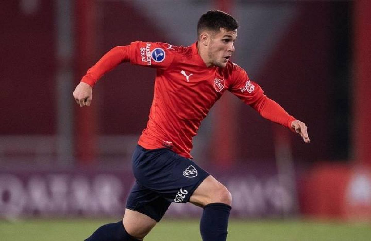 @JuanchiEgido18) Fabricio Bustos, Patricio Ostachuk y Juan Pacchini realizaron trabajos diferenciados.