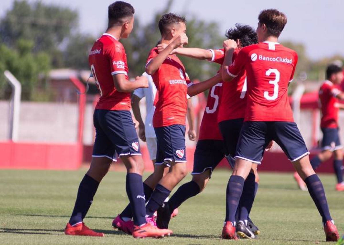 C. A. Independiente @Independiente · ¡Vamos vamos los pibes!