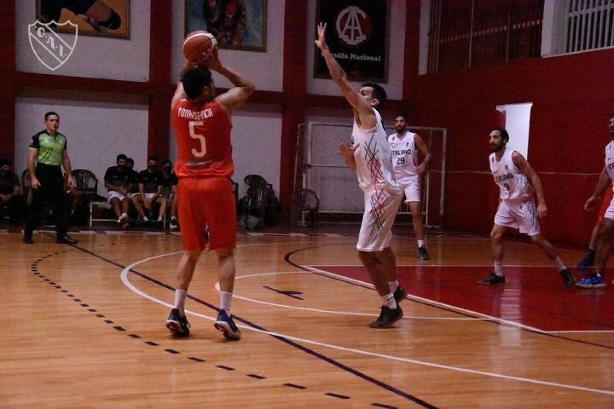 Cuarto triunfo del básquet.