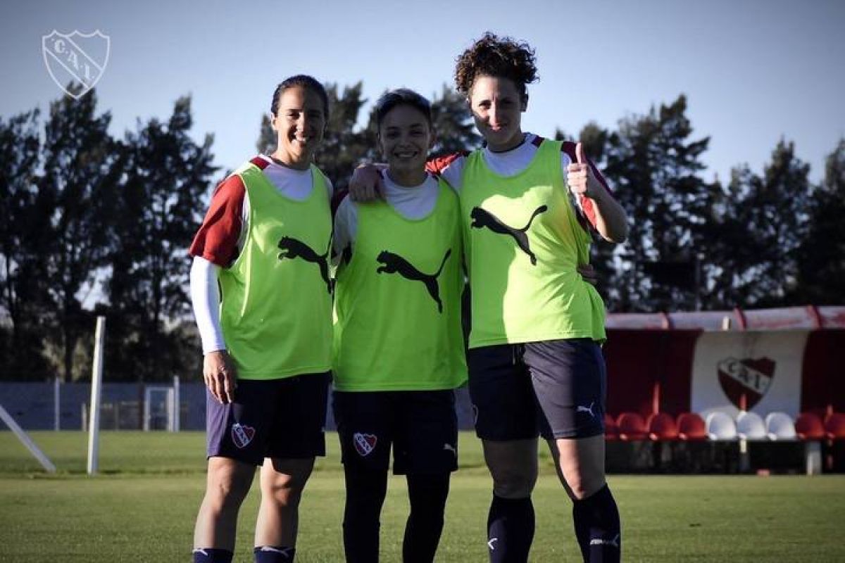 Las Diablas se preparan para un nuevo torneo. ¡Vamos #Independiente! #TodoRojo .-