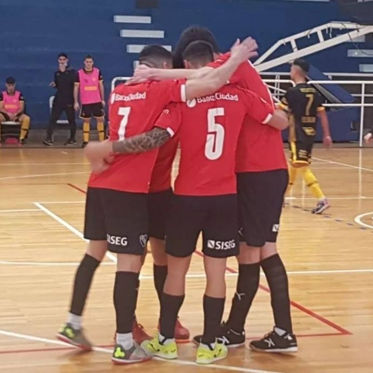 PARIDAD EN EL FUTSAL #Independiente y El Talar no se sacaron ventajas e igualaron 4 a 4.