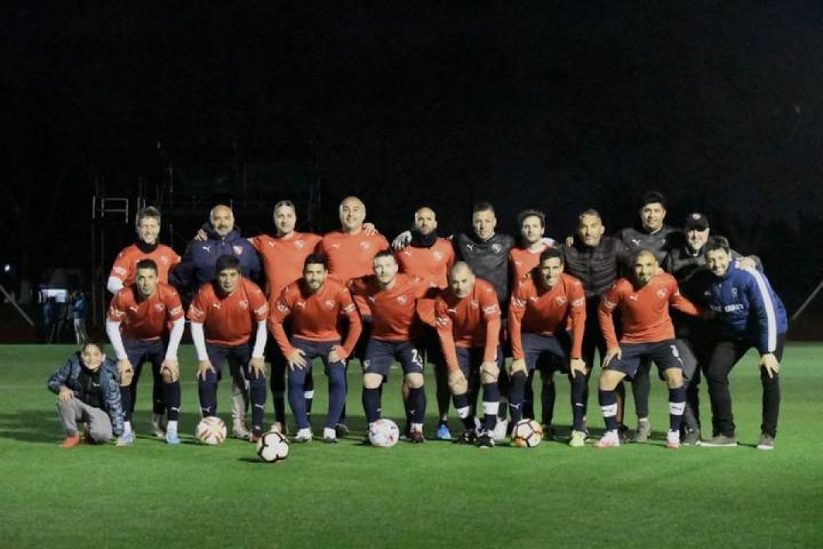 Club Atlético Independiente TRIUNFAZO DEL SENIOR.-