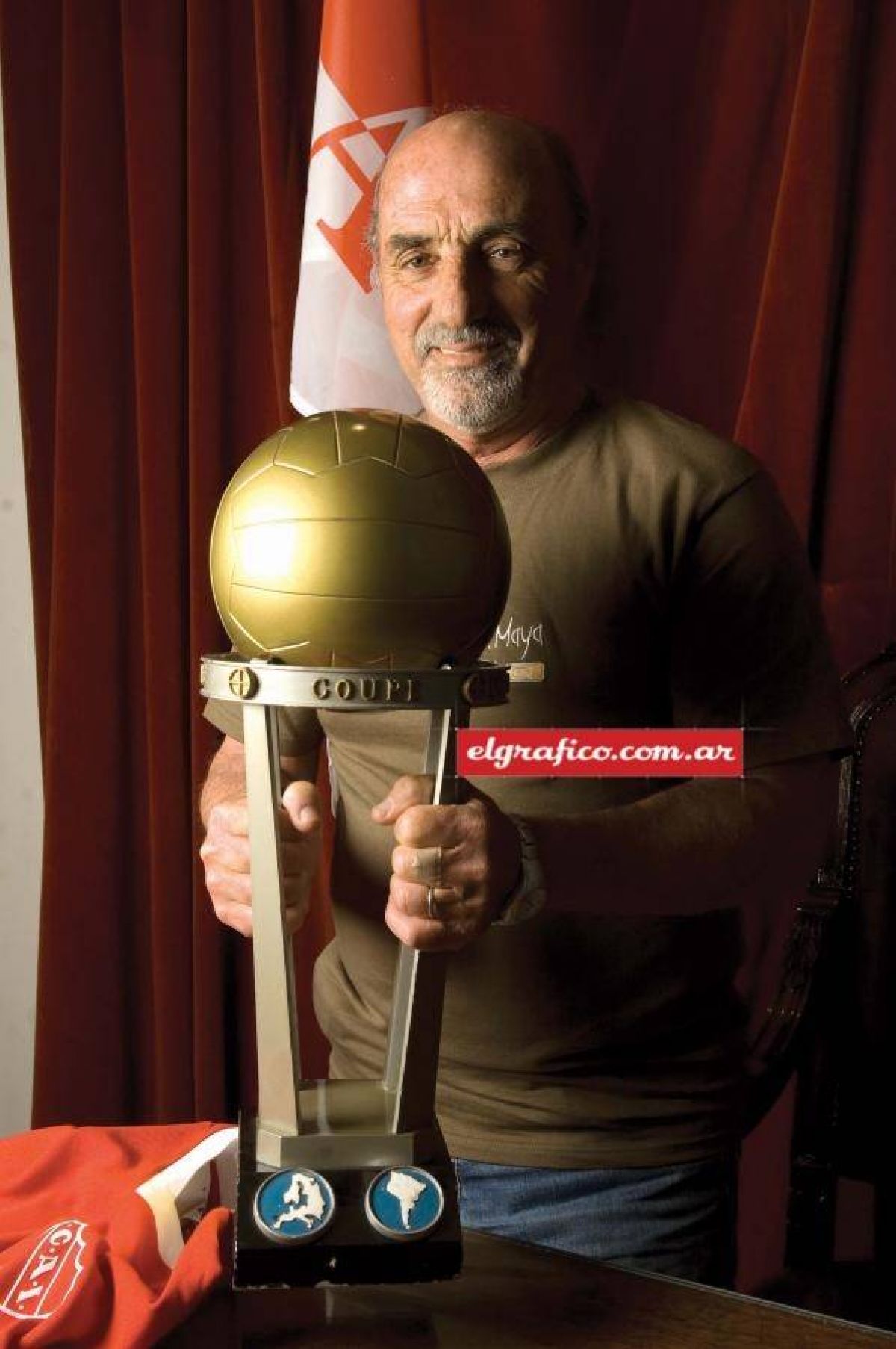 Pavoni: "Es un orgullo muy grande ir a las Peñas y rodearse de gente de #Independiente"...