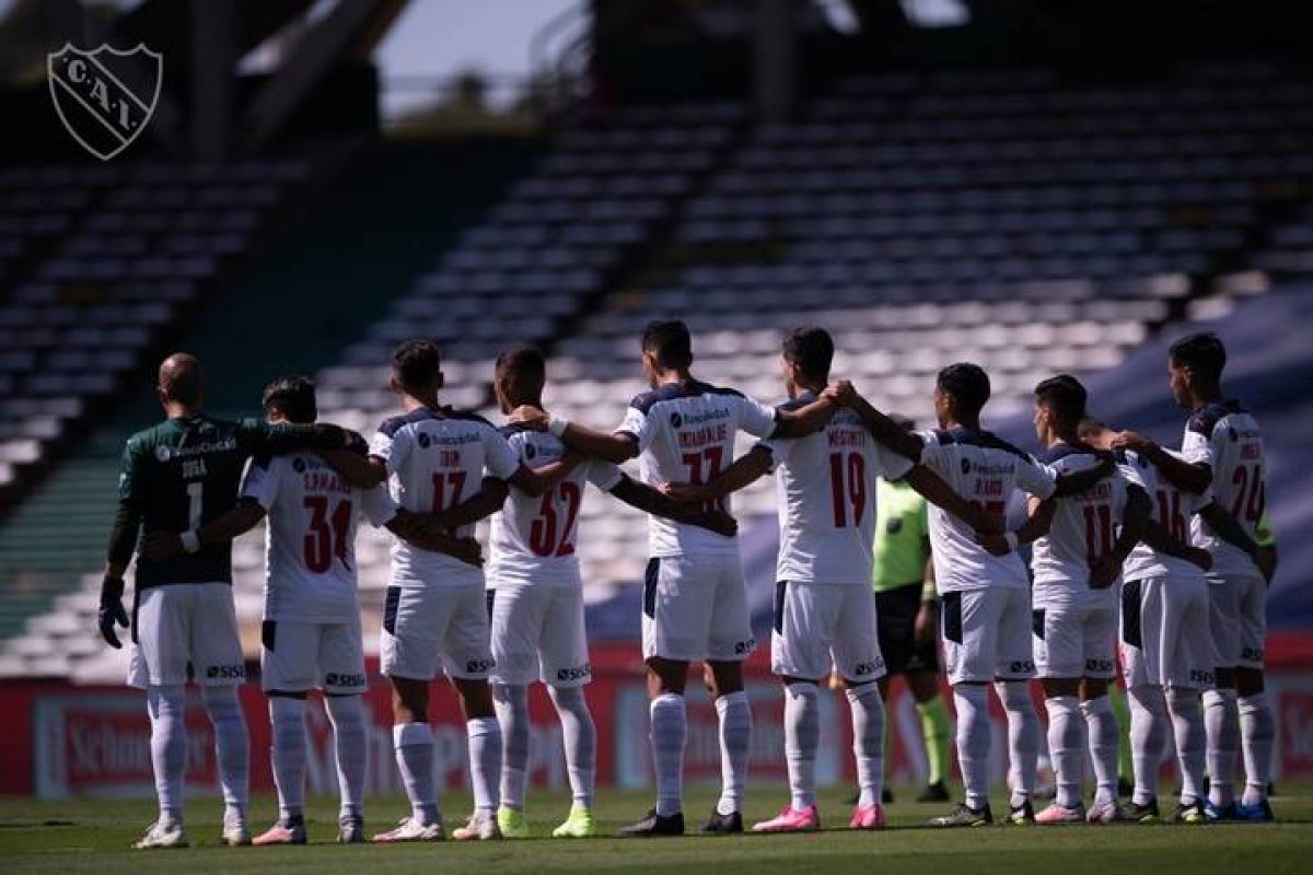 @Independiente Ante la presencia de varios casos con síntomas compatibles a COVID-19 en el Plantel Profesional y Reserva, se aumentará la frecuencia de controles.