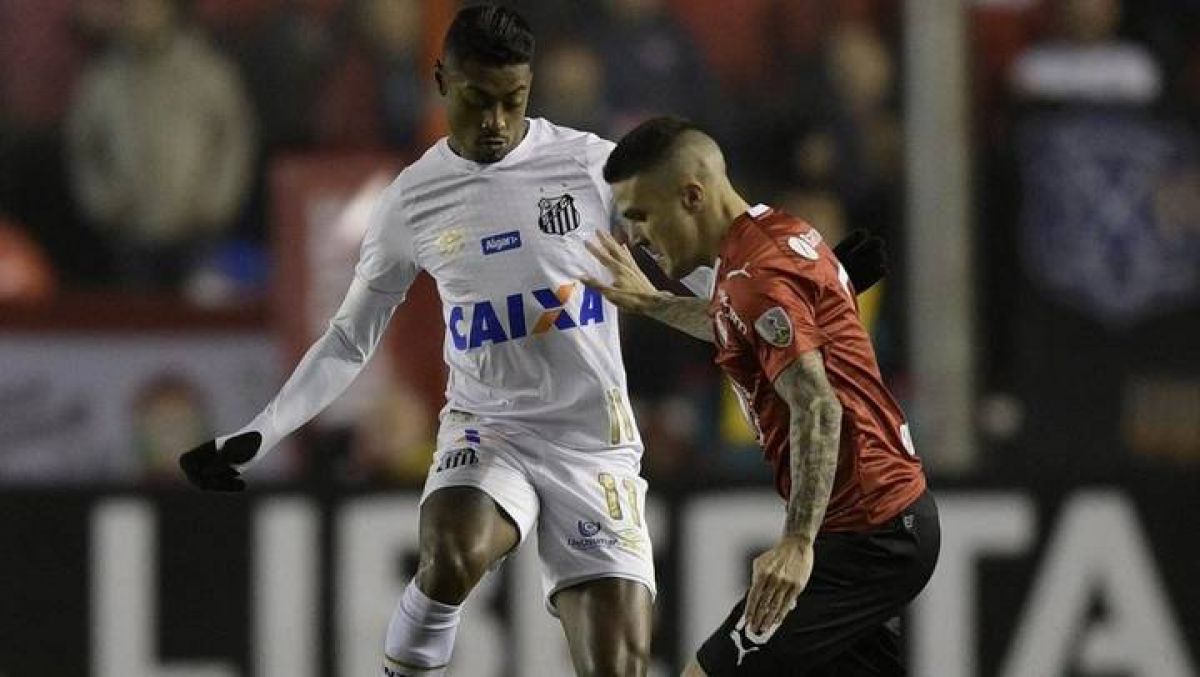 "RADIO CONTINENTAL") En un duelo con muchísima historia, Independiente visita a Santos por los octavos de final.