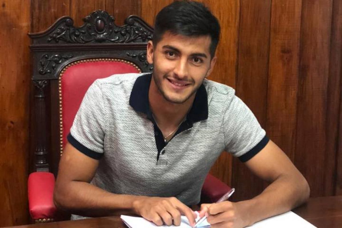 FERNANDO CHÁVEZ EXTENDIÓ SU CONTRATO.