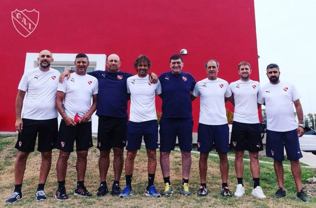 Julio Falcioni @JulioFalcioniDT · Muy contento de volver A @Independiente después de 15 años...