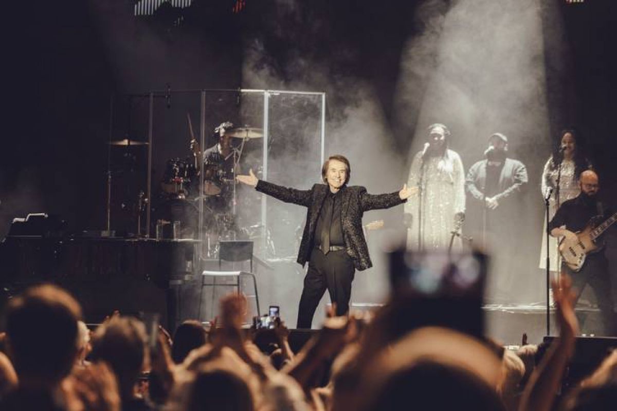 @VILLAVERDEFM) #MARTES-HORARIOS-DANIEL GALOTO EN #ESPAÑA. #TUESDAY IN #SPAIN! DIRECTLY FOR ALL #EUROPE! @RAPHAELARTISTA - @RAPHAEL_SVQ @EAPMMM @WEB_RAPHAELISTA @RAPHAELISTA23 @44millones .- #ARGENTINA: 19 HS, MARTES.-