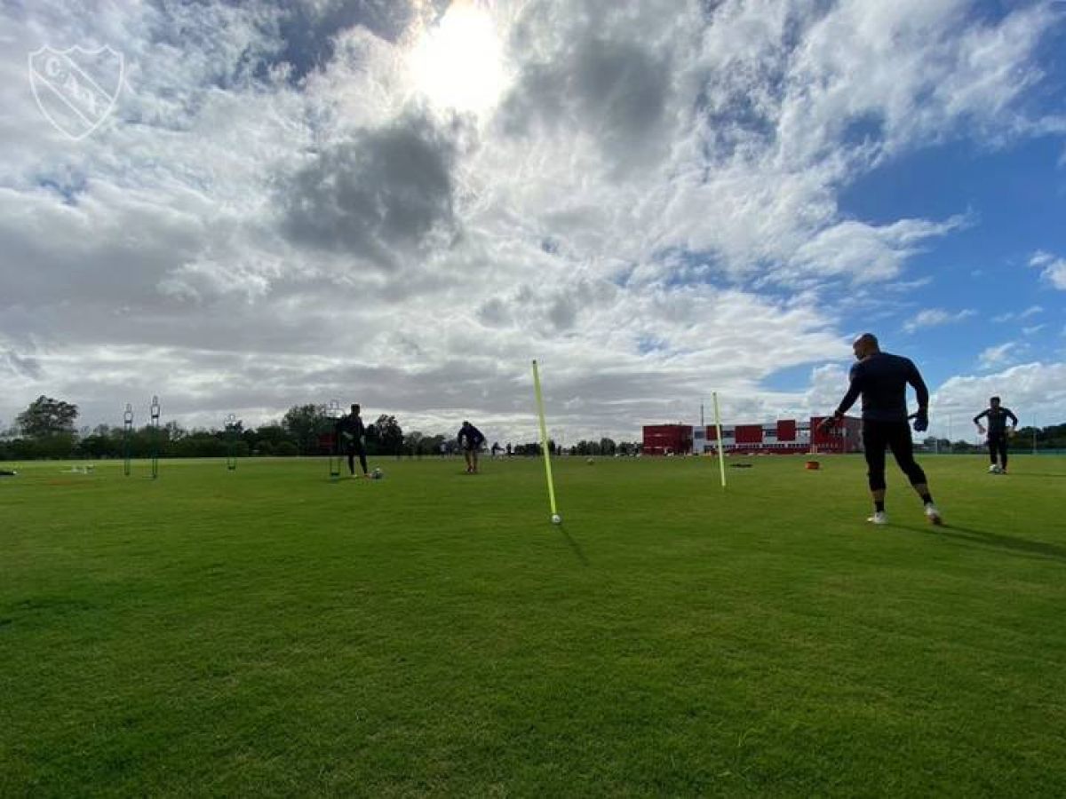C. A. Independiente @Independiente ¡Buen día #Independiente!