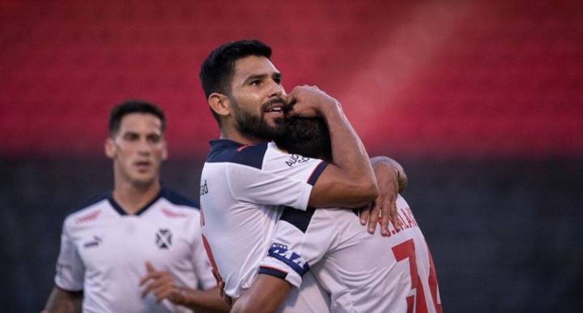"DIARIO POPULAR") FÚTBOL: #Independiente recibe a #Sarmiento para escalar a lo más alto.
