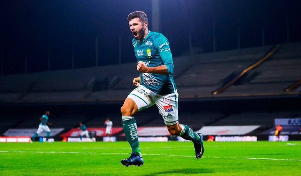 @gastonedul Ariel Holan le pidió a la dirigencia de León de México que Emanuel El Puma Gigliotti se quede con él.