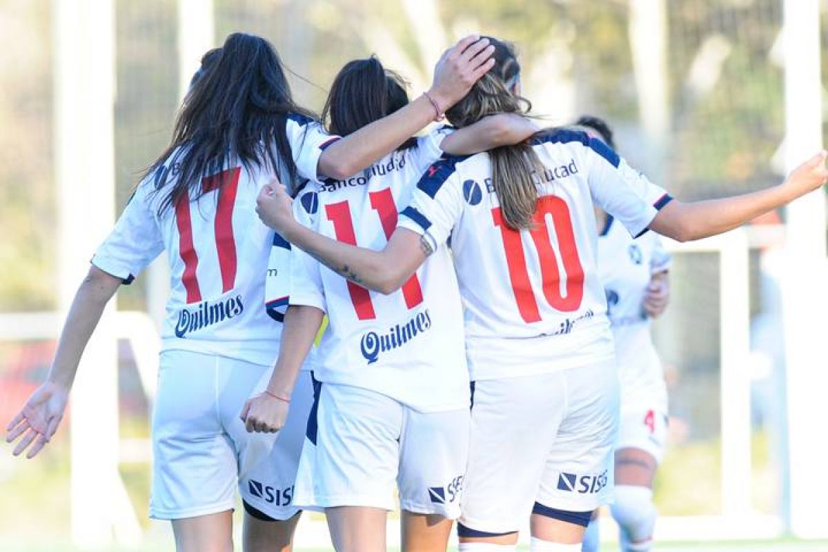 FÚTBOL FEMENINO. Torneo Apertura. TRIUNFAZO EN CITY BELL.-