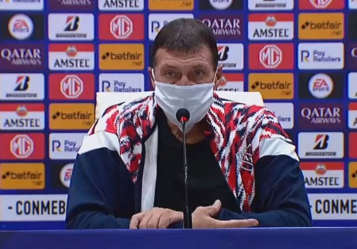 Falcioni: "Estamos dándole forma a un equipo".