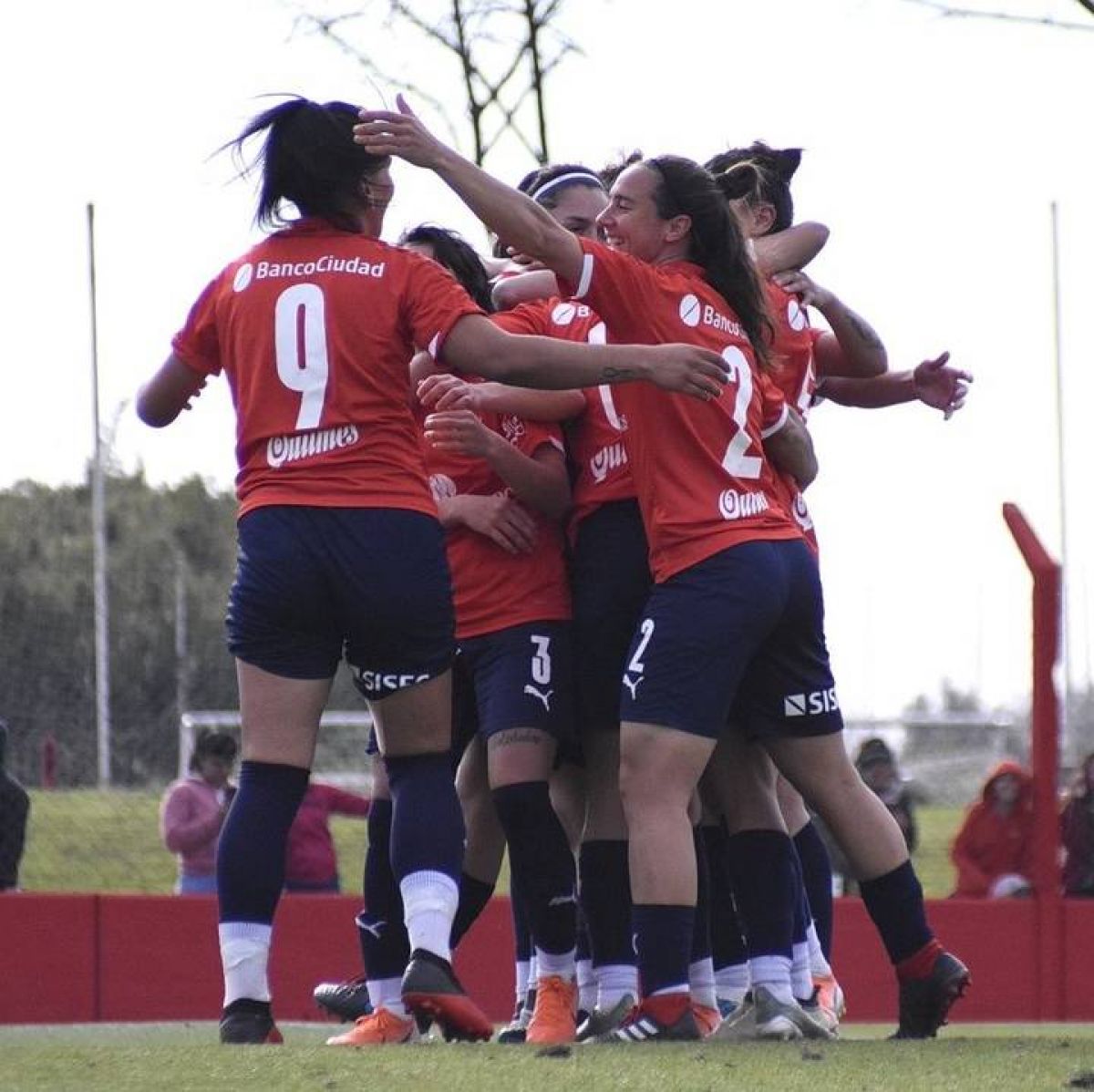 C. A. Independiente @Independiente También hay clásico para las Diablas.