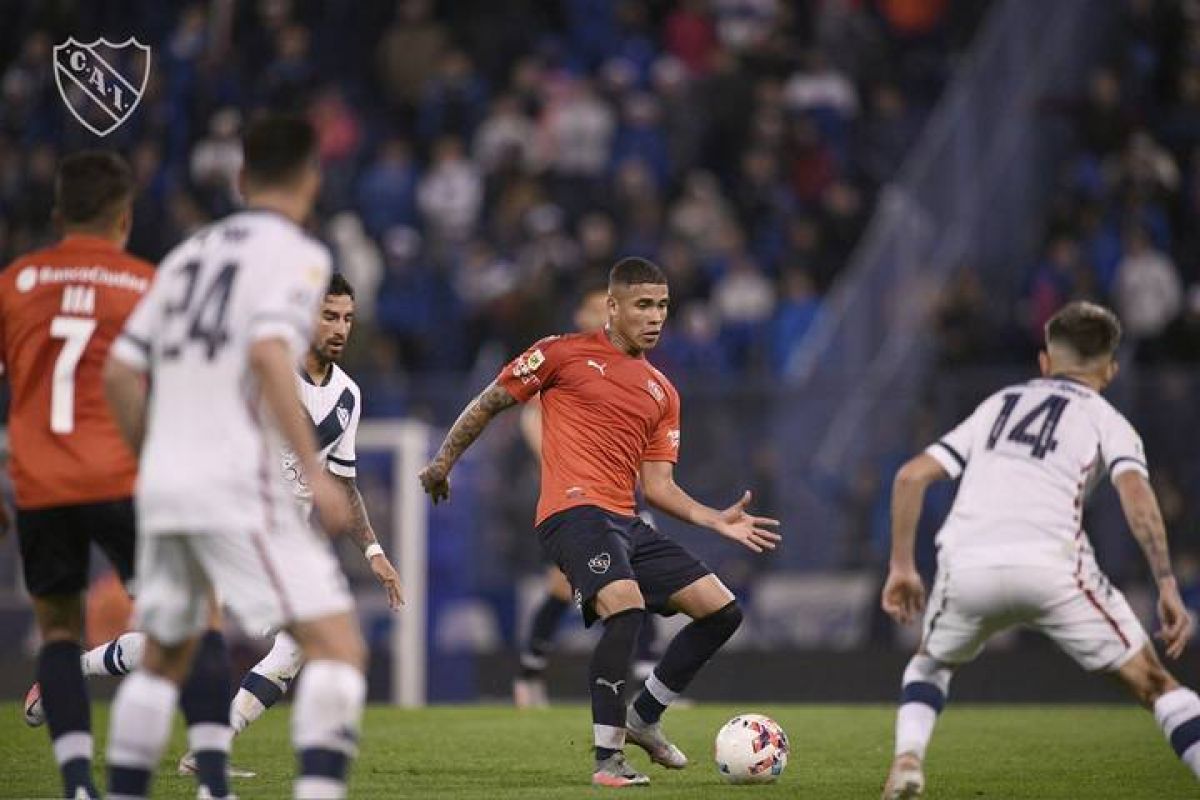 Al Rojo se le escaparon los tres puntos sobre el final en Liniers.