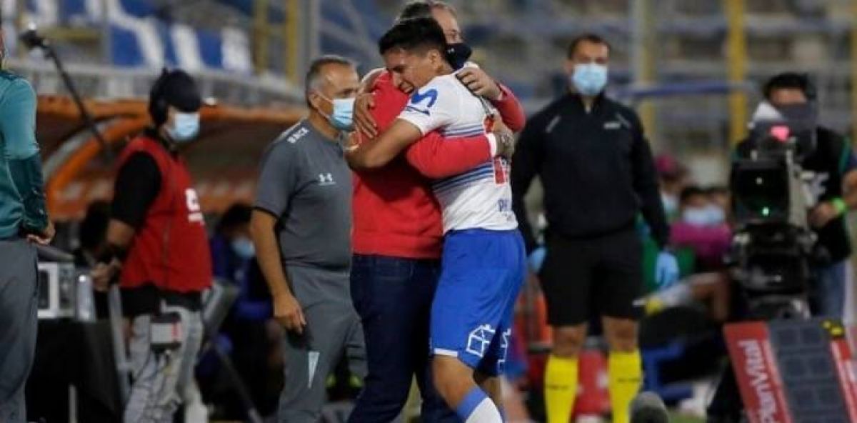 "#OLÉ"- #CHILE) Holan se va derechito al título.