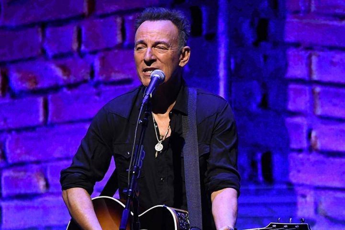 "@44MILLONES" EN @GAMA1490) DANIEL GALOTO, PRESENTA... "SPANGLISH"... "FIESTA MUSICAL Y MULTICOLOR" (NUEVO PROGRAMA)... PARA DISFRUTAR COMO SIEMPRE...